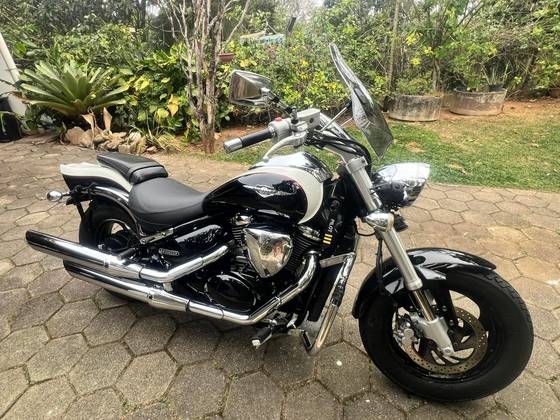 SUZUKI BOULEVARD M800 